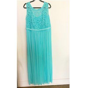 Long Dress With Lace Bodice and Leg Slit Size 20